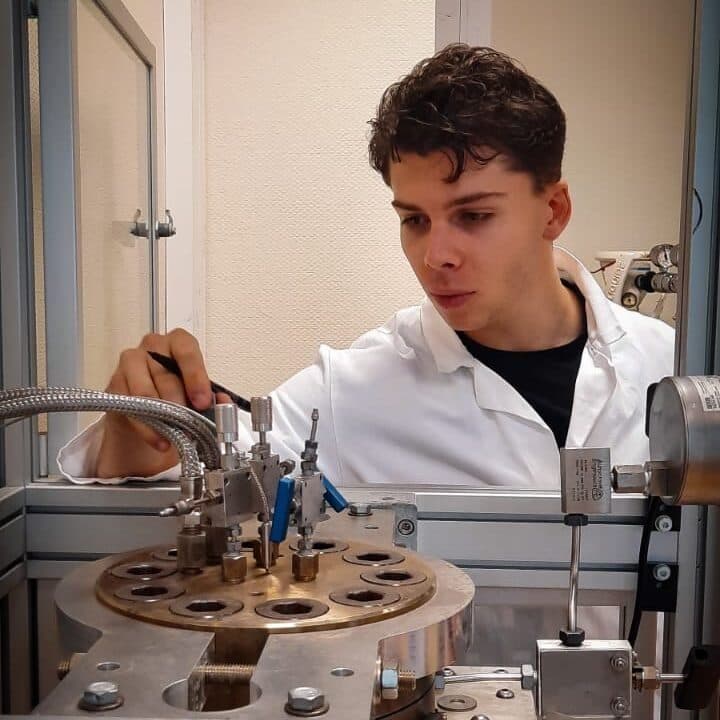 Eden assembling a reactor